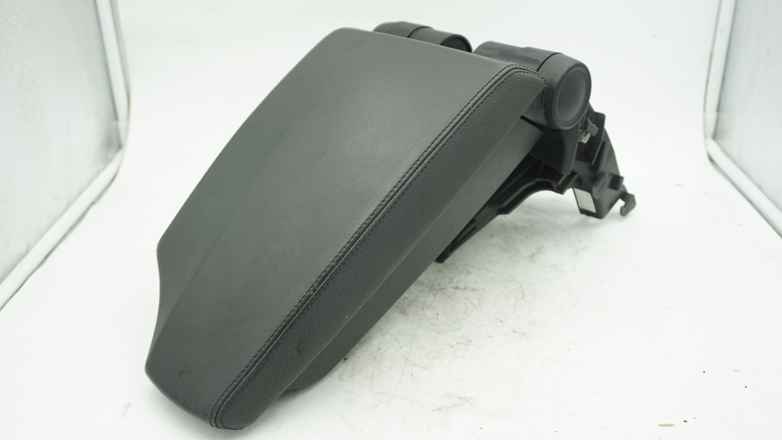 BMW 1 SERIES E82 E87 E88 ARM REST BLACK