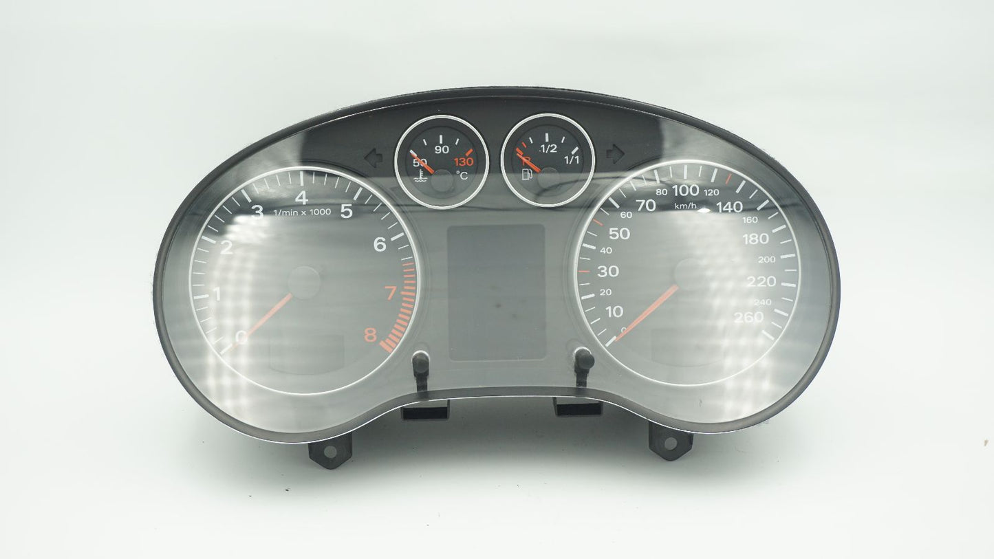 AUDI A3 8P SPEEDOMETER/INSTRUMENT CLUSTER 8P0920931A