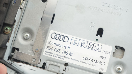 AUDI A4 RADIO/ CASSETTE/ CD PLAYER, AUDI SYMPHONY TYPE 8E0035195M