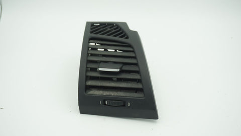 BMW E82 E87 E88 RIGHT AIR VENT 7059188
