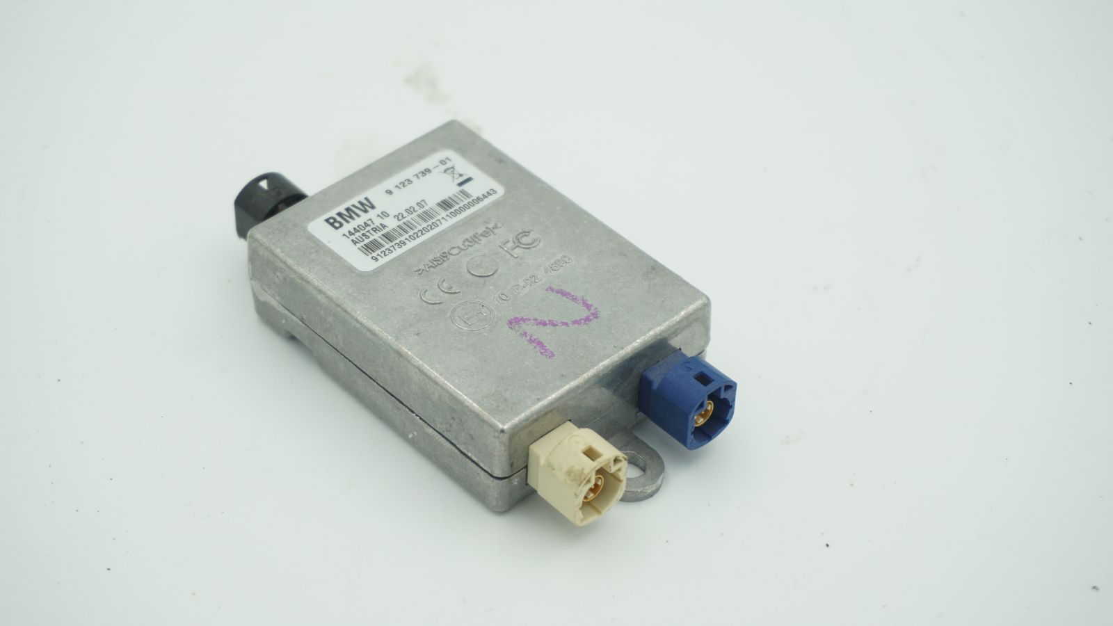 BMW E90 E60 E70 USB HUB ANTENNA CONTROL UNIT 9123739