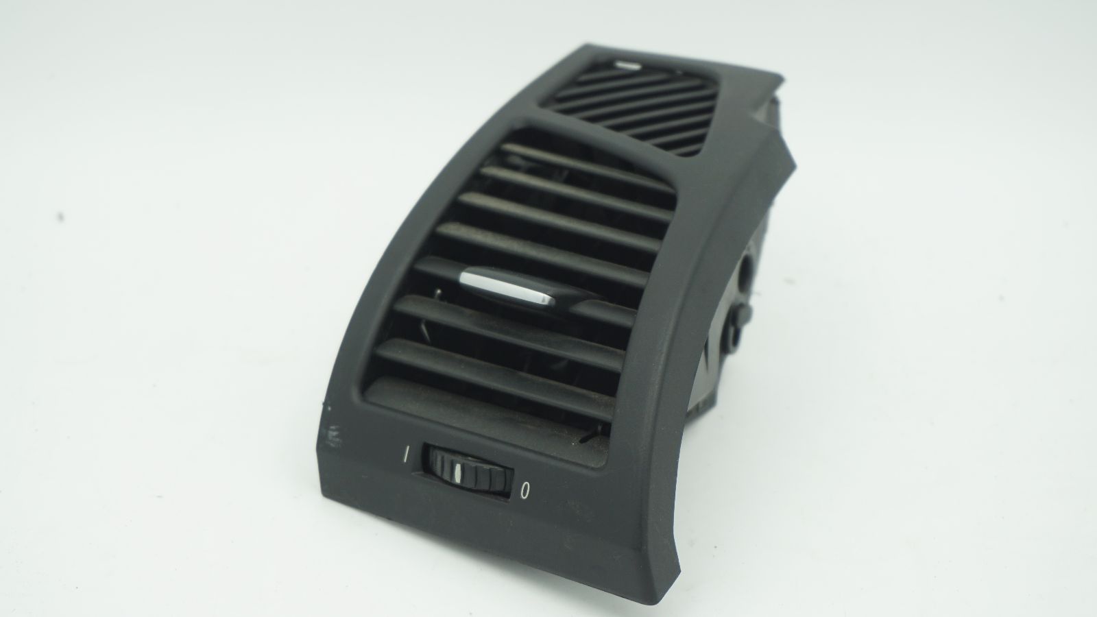 BMW E82 E87 E88 RIGHT AIR VENT 7059188