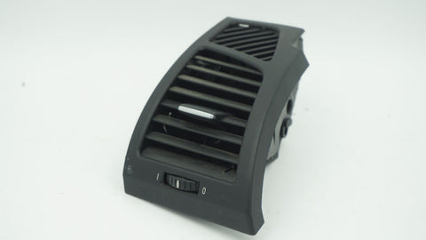 BMW E82 E87 E88 RIGHT AIR VENT 7059188