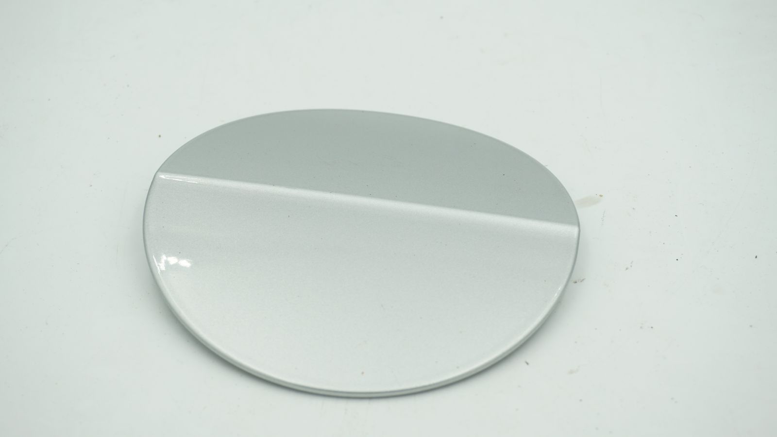 AUDI A3 8P FUEL CAP DOOR COVER METALLIC SILVER