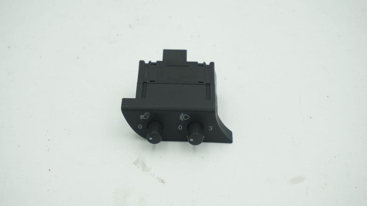 AUDI A4 B6 HEADLIGHT ADJUSTMENT SWITCH 8E2919094