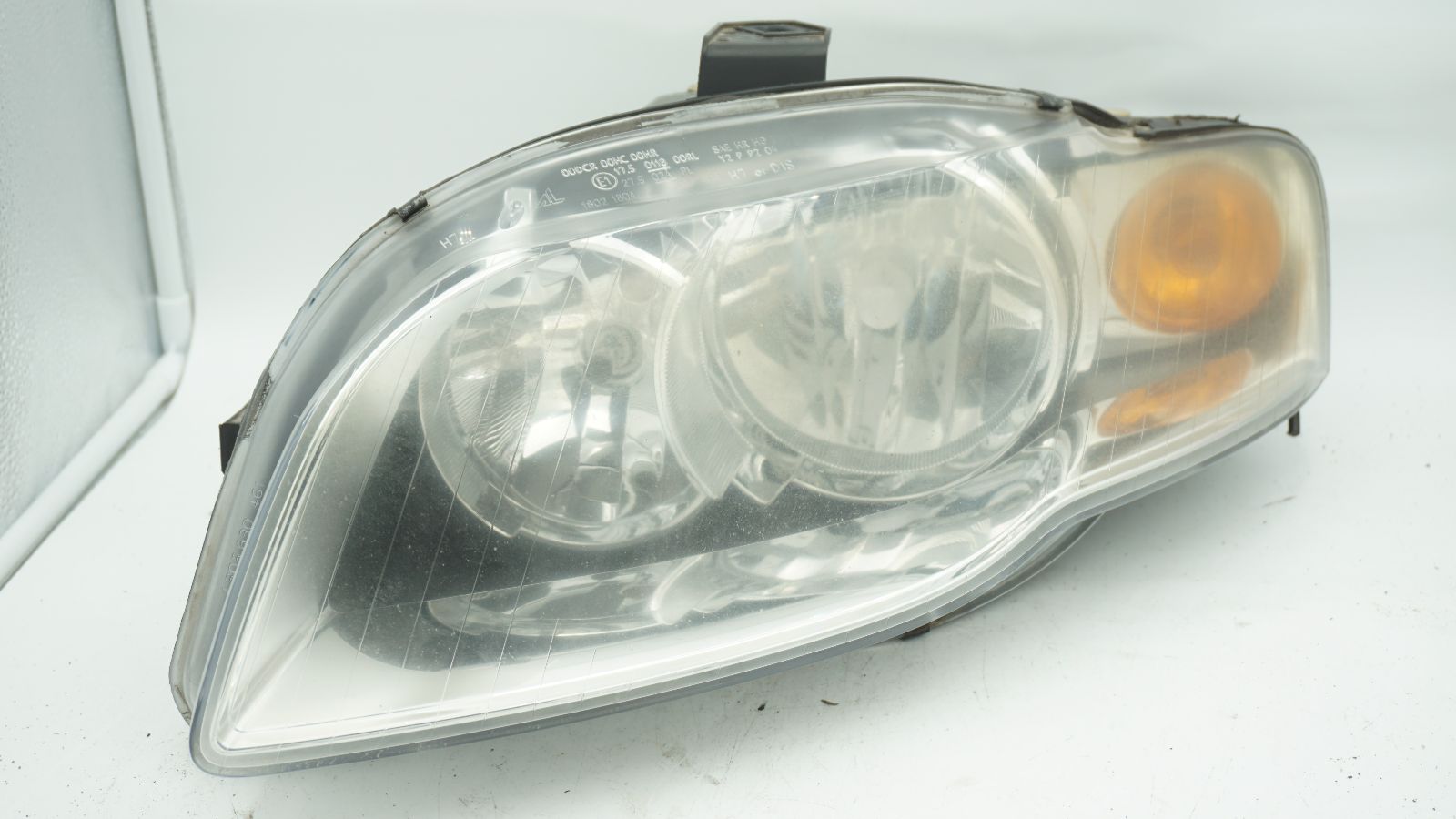 AUDI A4 B7 PASSENGER SIDE LHS HEADLIGHT 8E0941003