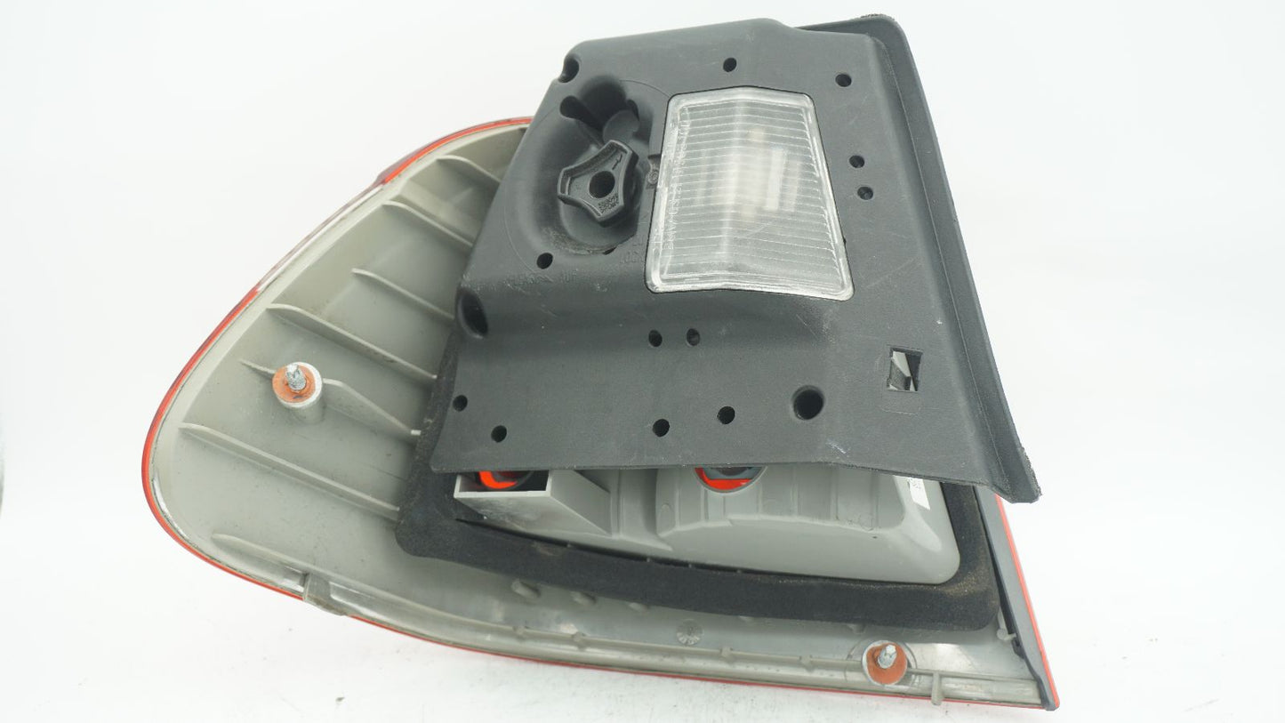 BMW 3 SERIES E46 FACELIFT RIGHT TAIL LIGHT