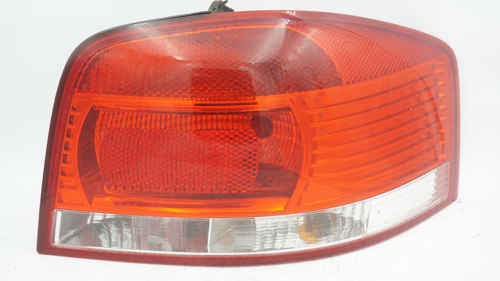 AUDI A3 8P RIGHT TAIL LIGHT LAMP 8P0945096A