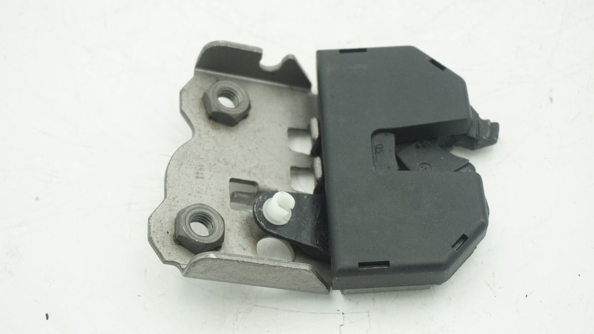 BMW E46 REAR LEFT SEAT LOCK 8209035