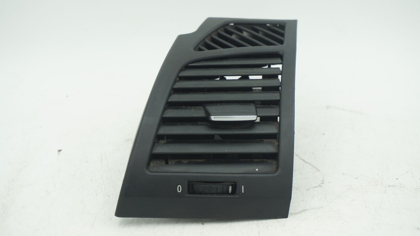 BMW 1 SERIES E82 E87 E88 LEFT PASSENGER AIR VENT