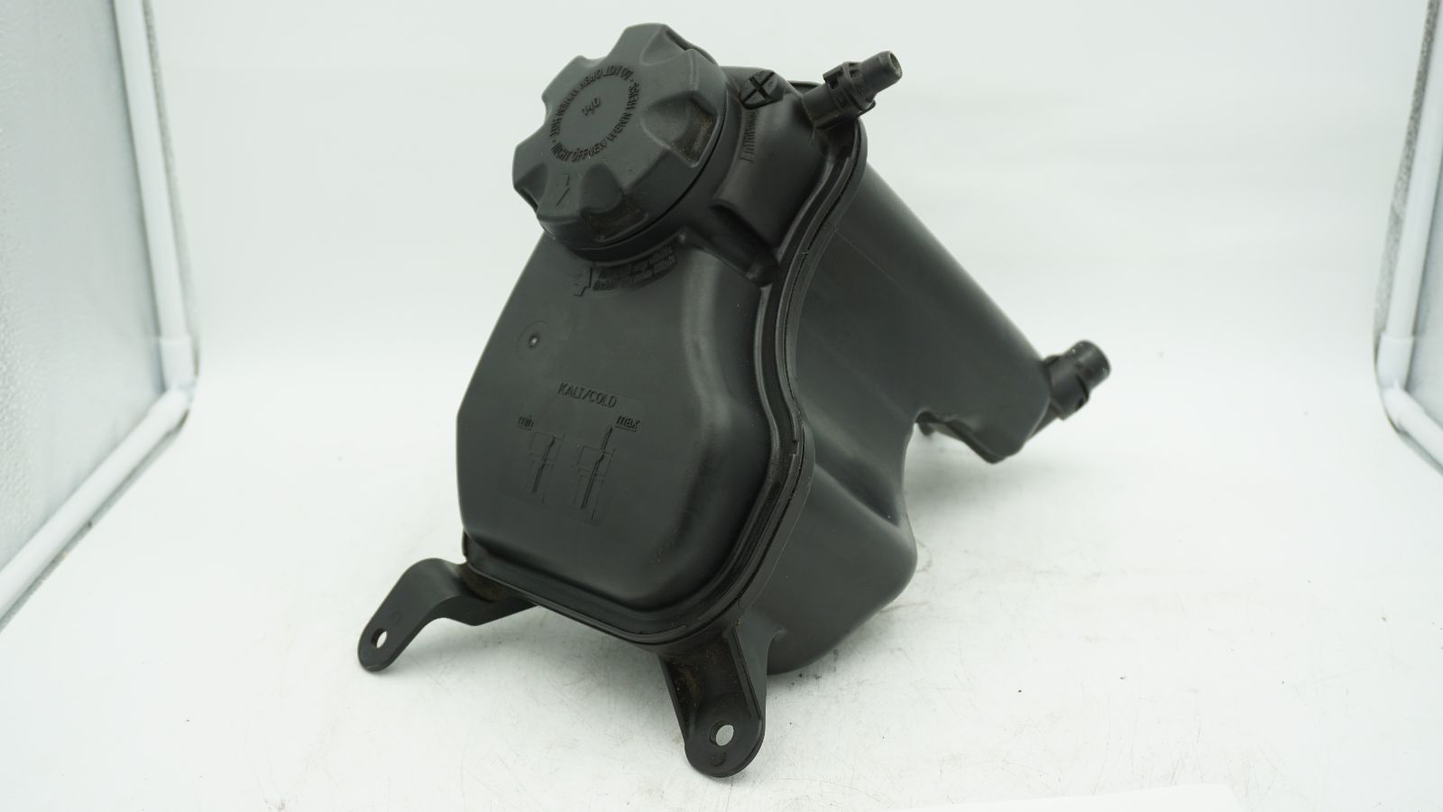 OEM BMW 1 3 X SERIES COOLANT EXPANSION TANK 7567462