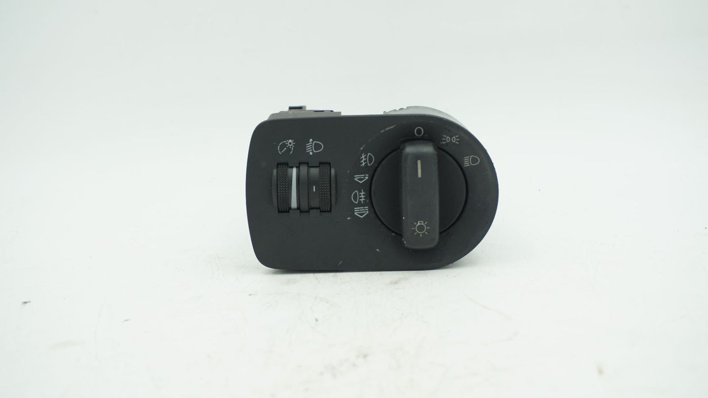 AUDI A3 8P HEADLIGHT CONTROL SWITCH 8P2941531L