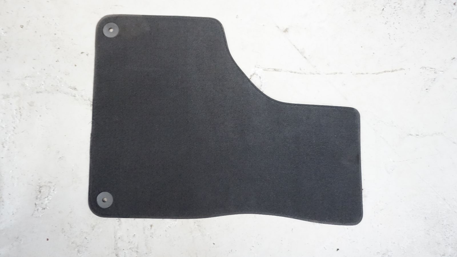 AUDI A3 8P GENUINE OEM PASSENGER LHS FLOOR MAT BLACK