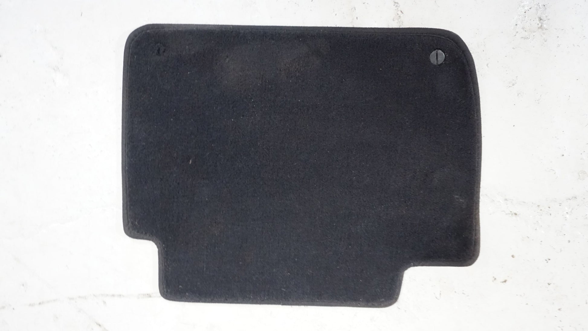 BMW 3 SERIES E46 GENUINE OEM REAR LEFT PASSENGER FLOOR MAT BLACK