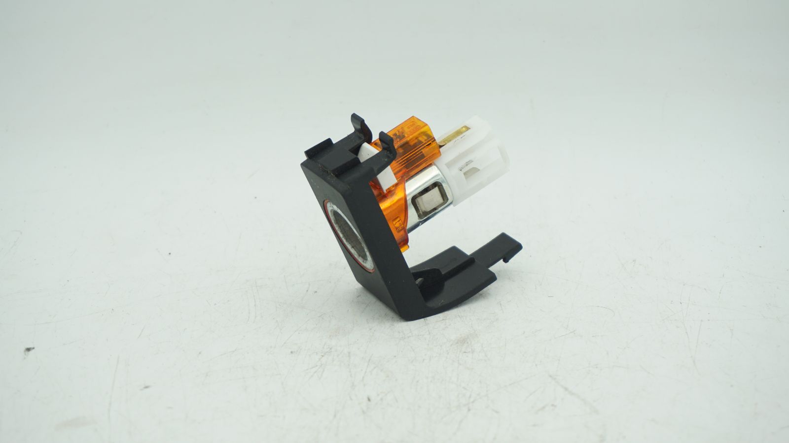 AUDI A3 8P & A4 AUX SOCKET CIGARETTE LIGHTER FRONT 8P0863387D