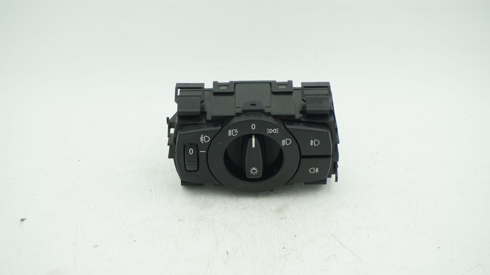 BMW 1 SERIES E82 E87 E88 HEADLIGHT SWITCH 7165867