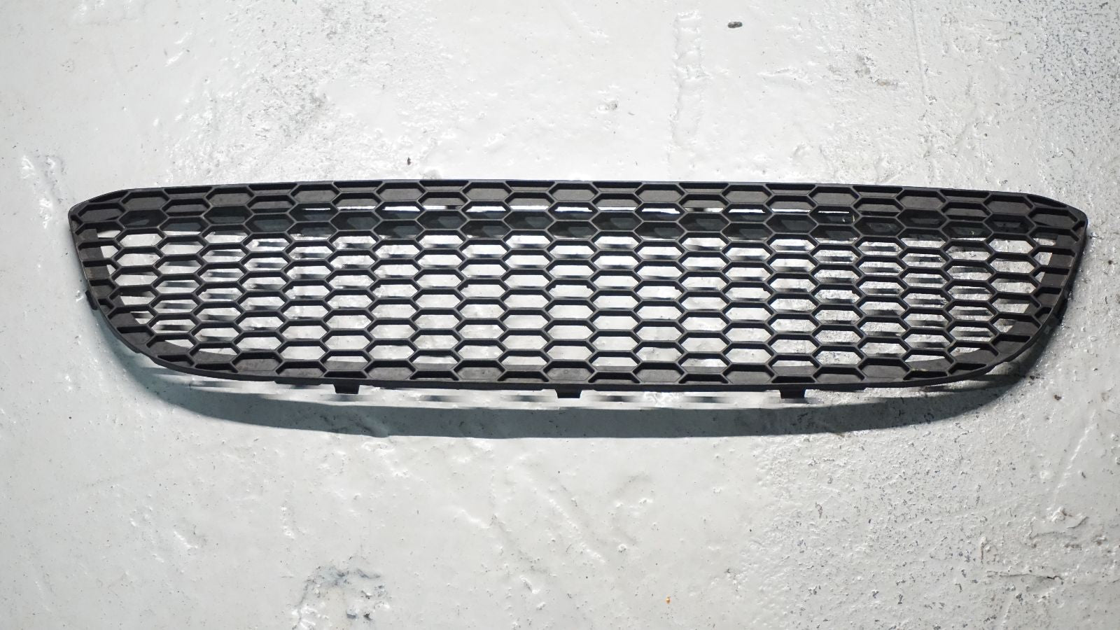 BMW 1 SERIES E87 M-SPORT FRONT BUMPER GRILLE 7906809