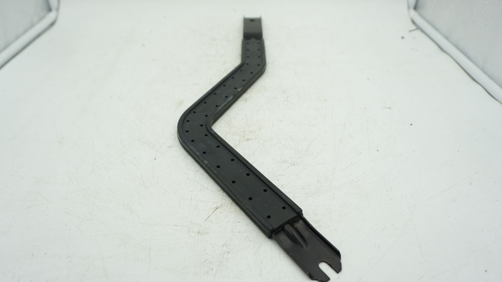 BMW 1 SERIES E82 E88 BATTERY TIE DOWN ROLLOVER BAR 7581791