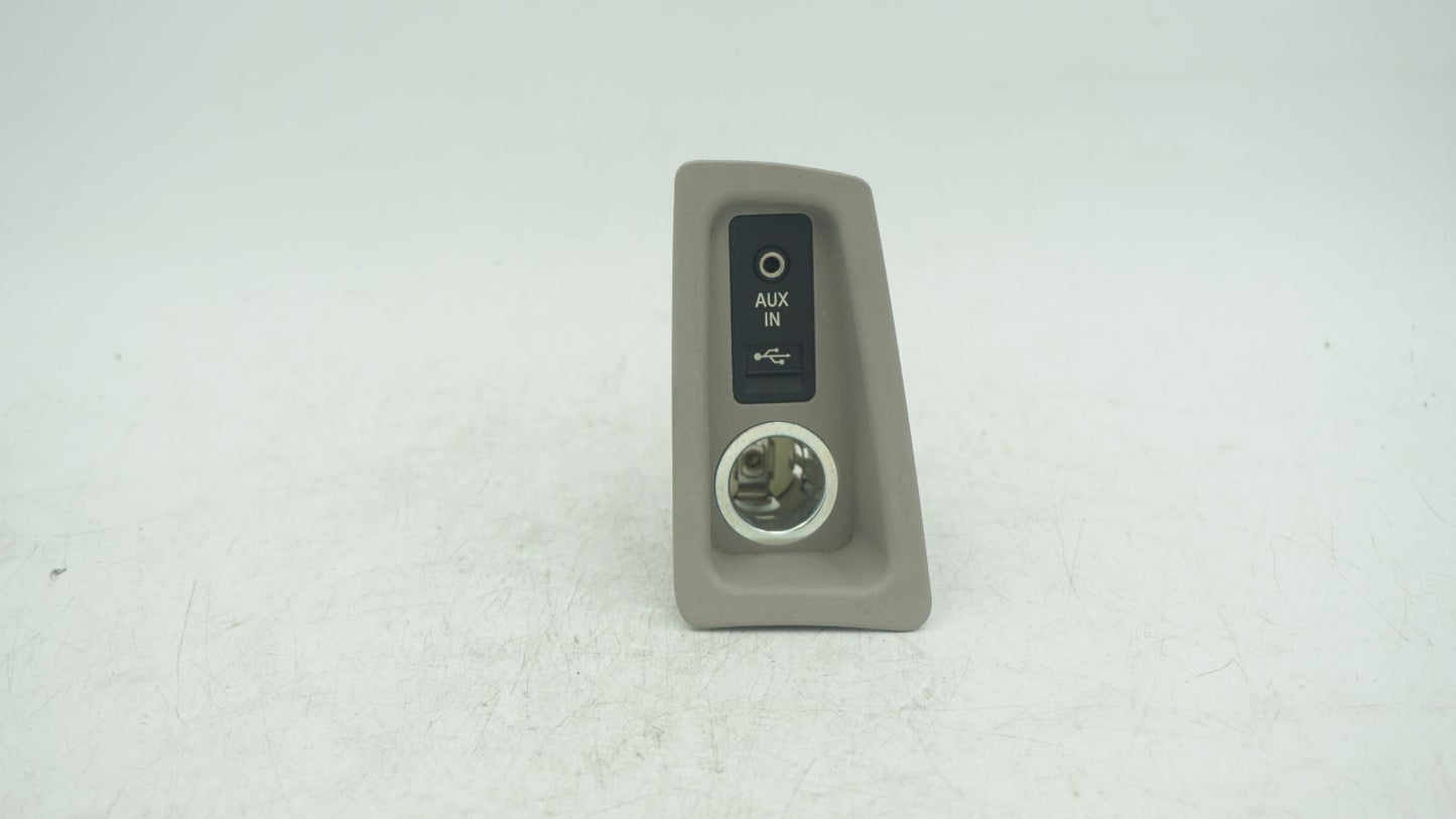 BMW 1 SERIES USB AUX CIGARETTE LIGHTER SOCKET 9110412