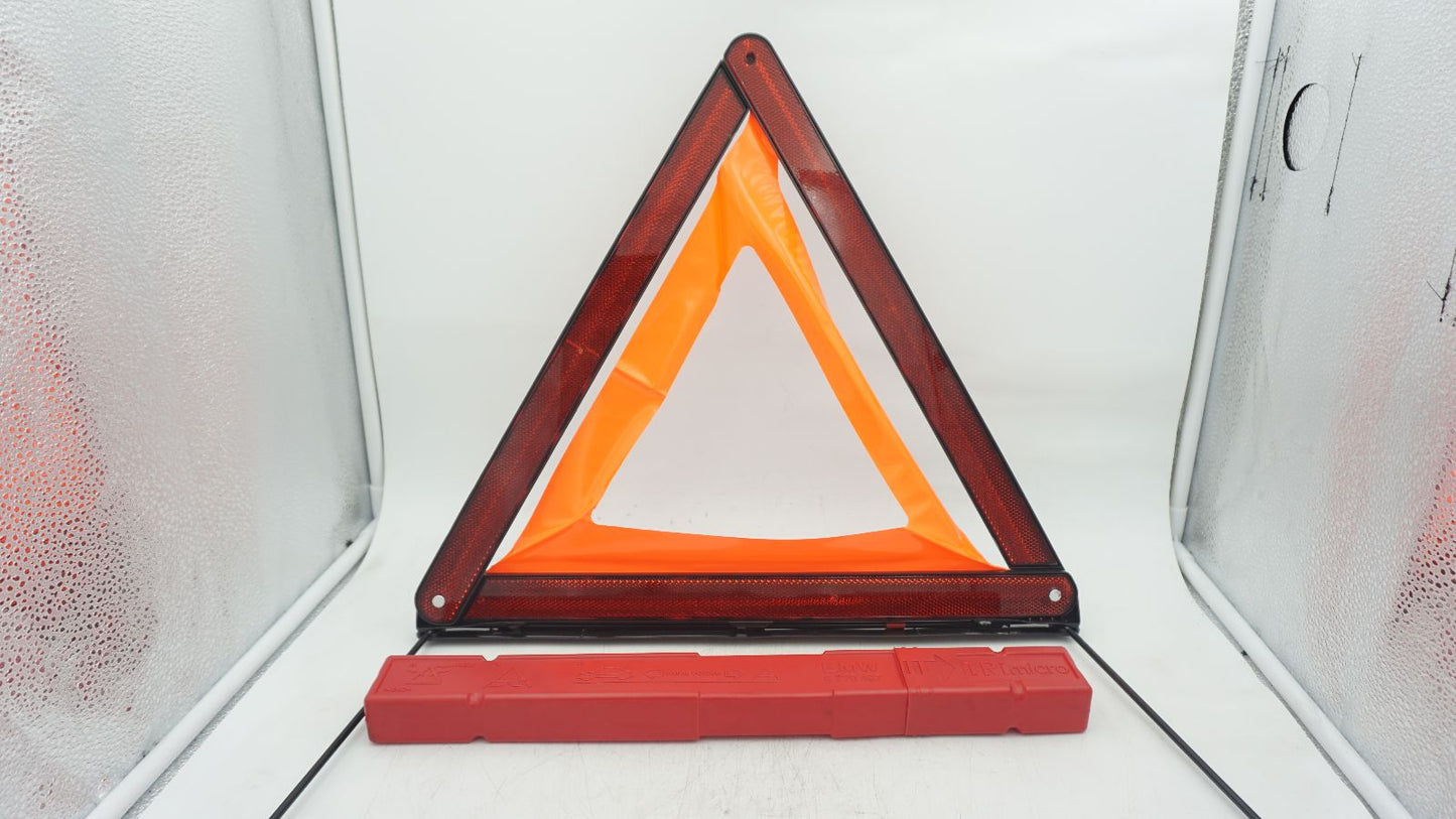 BMW 1 SERIES SAFETY TRIANGLE EMERGENCY 6770487