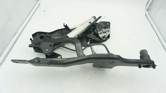 BMW 1 SERIES E88 CONVERTIBLE ROOF RHS RIGHT ROOF MECHANISM 7174774