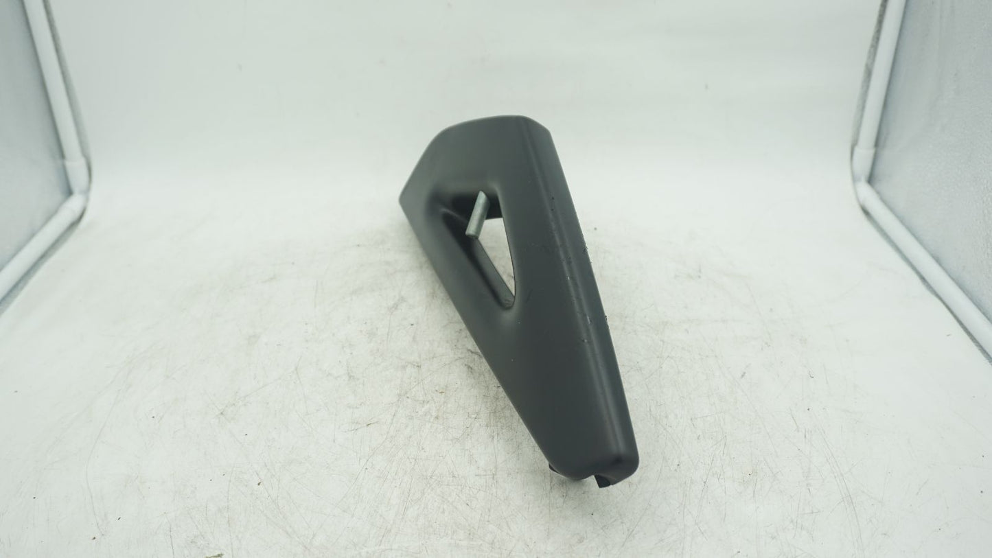 AUDI A3 8P CENTRE CONSOLE LEFT HAND SIDE KNEE SUPPORT TRIM 8P0880491