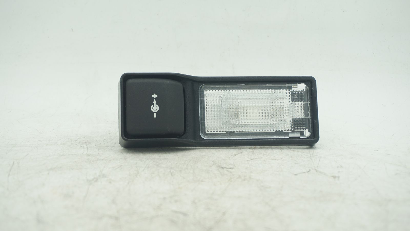 BMW 1 SERIES E87 REAR CIGERETTE LIGHT 6949439