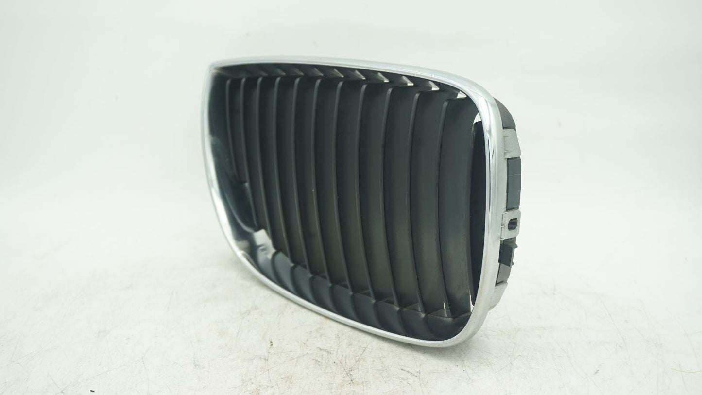 BMW 1 SERIES E87 RIGHT GRILLE 7077130