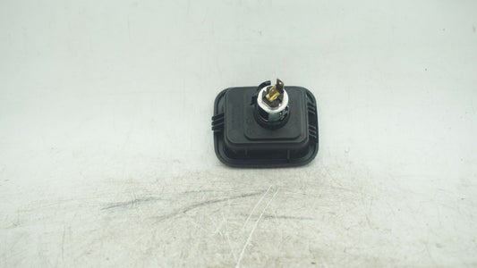 BMW 1 3 5 SERIES E82 E87 E88 E90 E60 F20 F30 CHARGING SOCKET 7143111